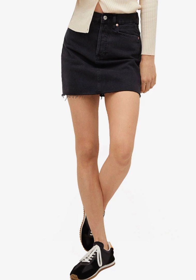 Mango denim skirt with frayed hem (Category: Skirts) located in Talisay. Submitted by lechawisk (Listing ID 1302295602, Image 1). Description: Like new Used once or twice .