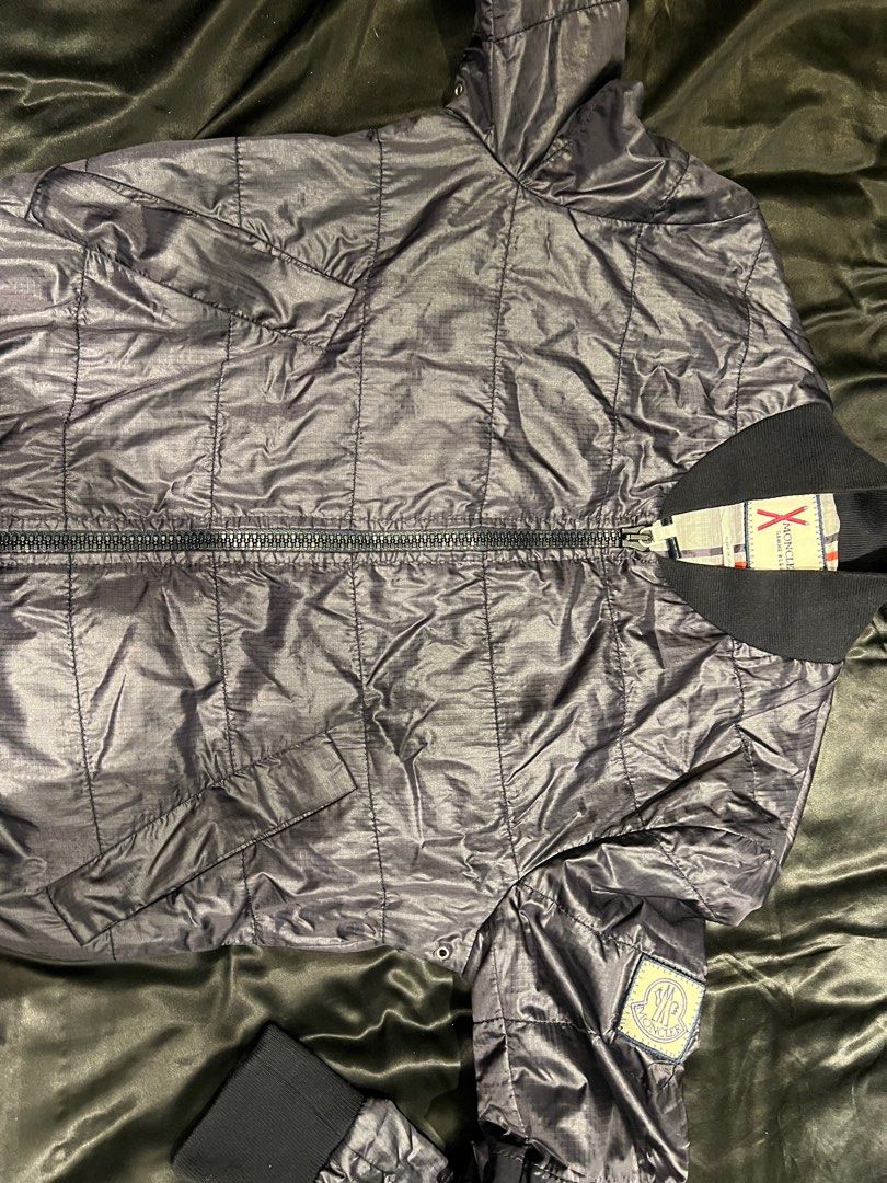 Moncler nylon store