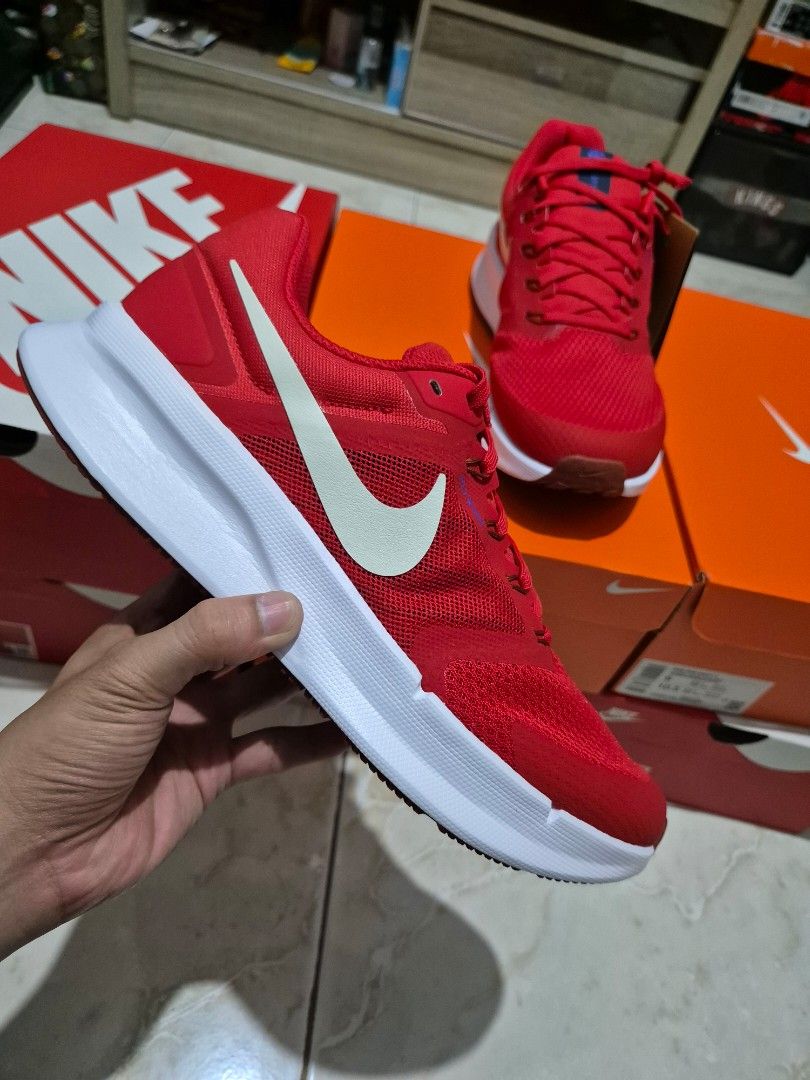 Nike Men s Run Swift 3 Road Running Shoes University Red