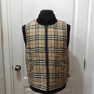 Original Burberry Vest Reversible in Plain Black Color