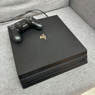 PS4 Pro 1tb / Good as new