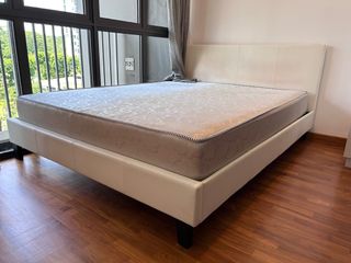 (Category: ) located in . Submitted by closetdotsale (Listing ID 1302359585, Image 1). Description: .