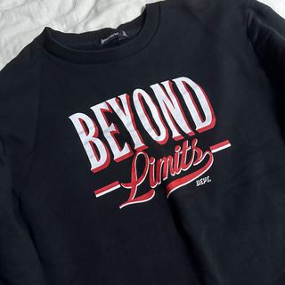 (Category: ) located in . Submitted by shopwithloveee13 (Listing ID 1302304259, Image 1). Description: .