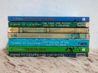 THE CHRONICLES OF NARNIA by C. S. LEWIS / Set of x7 Books (MMPBs / Preloved / S#1)