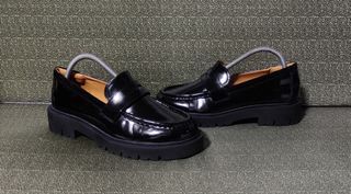 UNIQLO COMFEEL TOUCH LOAFERS (UNISEX)
