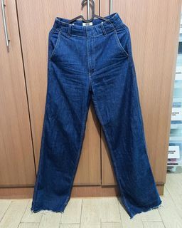 Uniqlo high-rise, wide leg jeans in dark blue denim