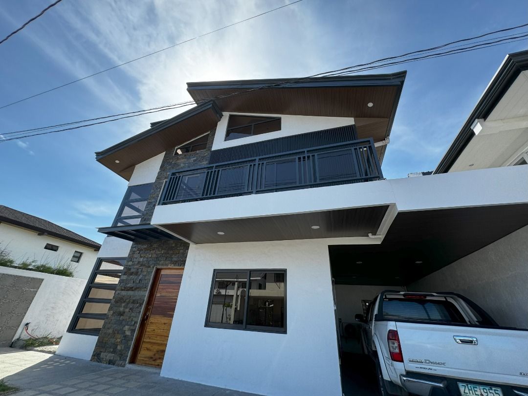 Verdana Homes Mamplasan (Category: House & Lot) located in Manila. Submitted by jay.morales (Listing ID 1302342113, Image 3). Description: VERDANA HOMES MAMPLASAN HOUSE AND LOT FOR SALE ✔️Newly Renovated 200sqm lot, 190sqm Floor Area ✔️Master Suite + 3 bedrooms (1st Room is in the 1st floor, good for elderly, with shower & cr) ✔️3 Toilet and Baths + Powder Room ✔️Main Living Room and Dining Area with fitted Kitchen and breakfast bar ✔️ Additional