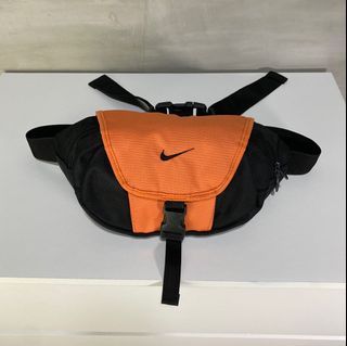 Vintage Nike fanny pack / crossbody bag