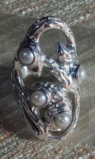 VINTAGE SILVER RING WITH PEARLS