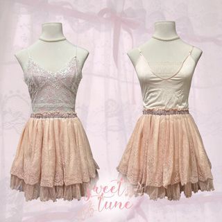 white floral lace cami & peach silk lace v-neck cami (coquette/cottagecore/lingerie/sleepwear)