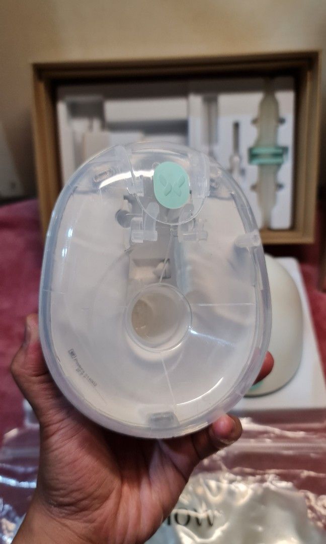 Willow Gen 3 Breast Pump (Category: Breastfeeding & Bottle Feeding) located in Taguig. Submitted by gabbygabs_xoxo (Listing ID 1302223421, Image 3). Description: For sale Willow Gen 3 pair 12,000 (negotiable) MFG: 2021-08-27 Inclusions: - x2 motor - x2 24mm flanges - x2 flextubes - x2 cleaning brushes - charger - 24pcs spillproof bags Freebie: - x2 21mm reusable container -I'm the 2nd owner, 1st owner used it less than 5 times only (see last pic)
