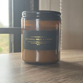 Wix Scented Candle - Oatmeal Milk & Honey
