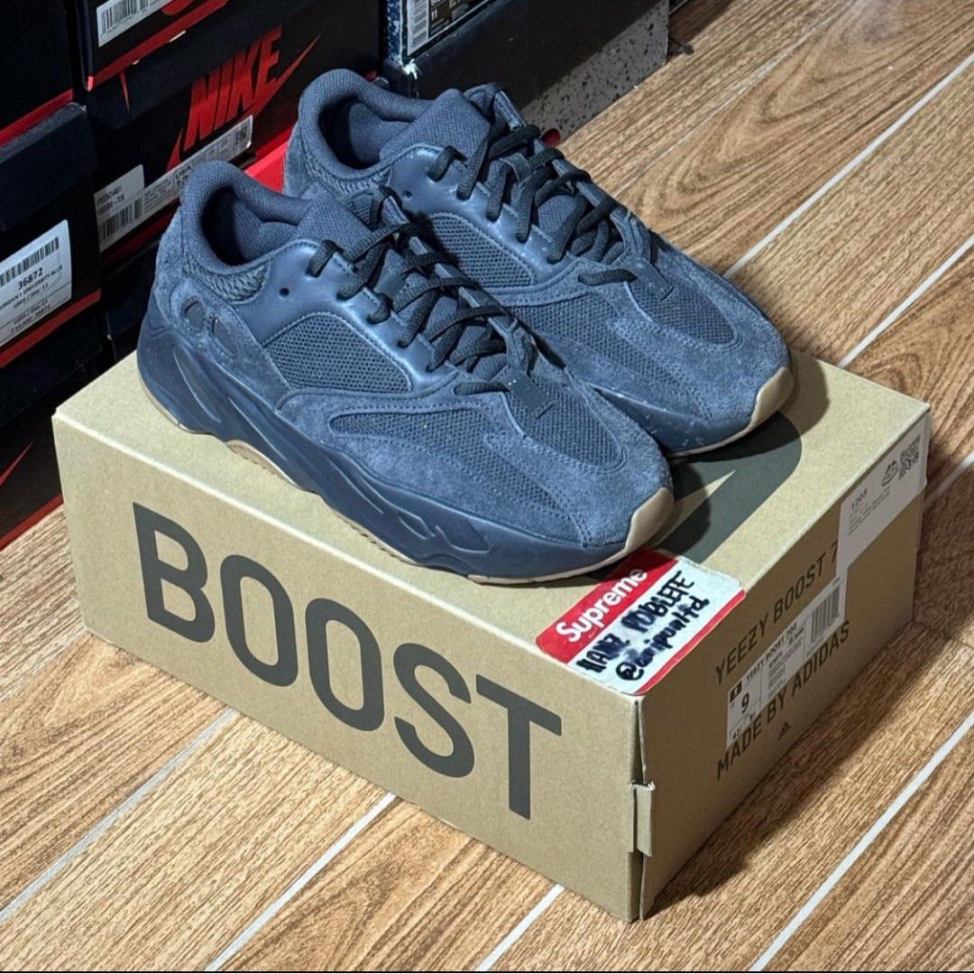 yeezy boost 700 v1 black
