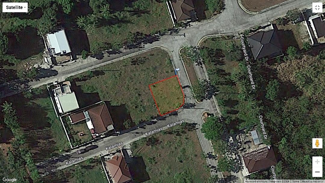 290 sqm residential corner lot in The Courtyard at Mount Malarayat Golf