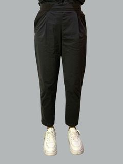 🔥 UNIQLO WOMEN ULTRA STRETCH ACTIVE TAPERED ANKLE PANTS🔥