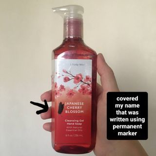 Bath & Body Works Japanese cherry blossom sakura pear sandalwood sulfate and paraben free cleansing gel hand soap 236ml