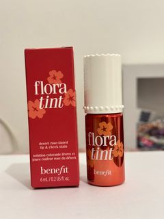 Benefit Flora tint (full size)