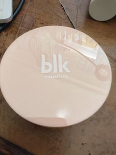 BLK Airy Matte Skin Perfecting Foundation SPF20