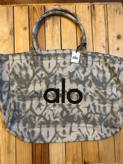 Brand New Alo Iconic shopper tote bag