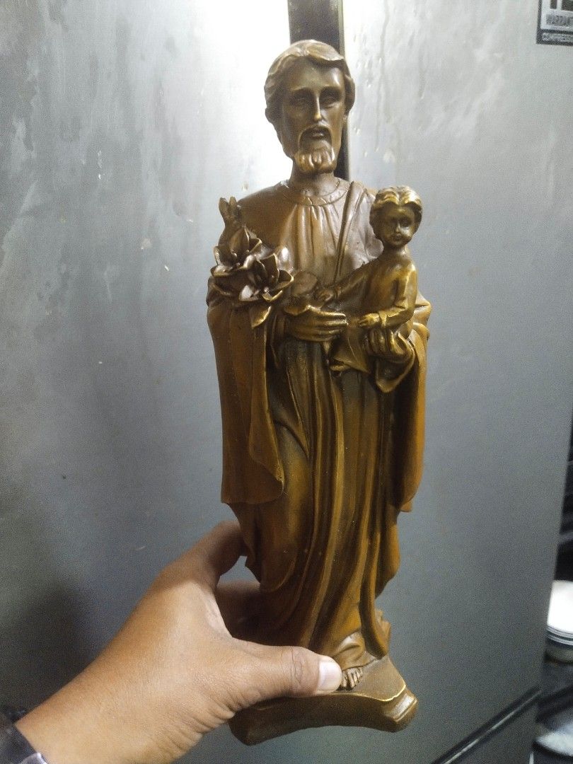 Brass St. Joseph statue display (Category: Religious Items) located in Manila. Submitted by kurukutuk (Listing ID 1302550742, Image 2). Description: brass St. Joseph statue display 12 x 4 inches HxL made of brass.