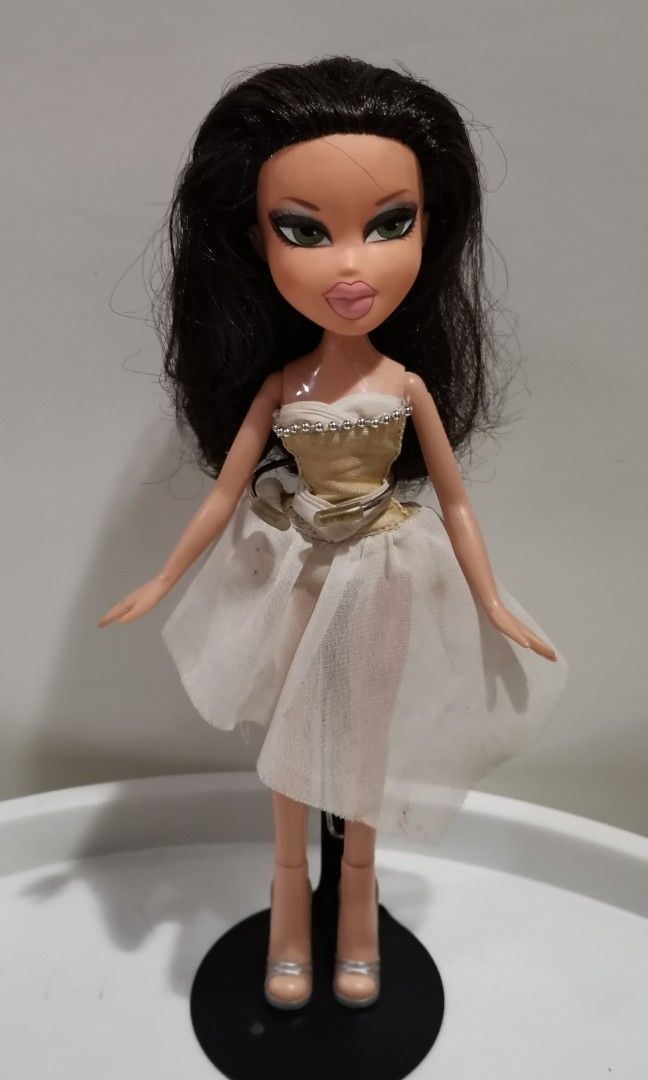 Bratz MGA 2001 Jade doll (Category: Kids Toys) located in Quezon City. Submitted by elliedeclutter (Listing ID 1302504828, Image 1). Description: Sorry po mali yong 3rd picture Nalito lang po 😊 Needs hairspa.Message me for any questions..