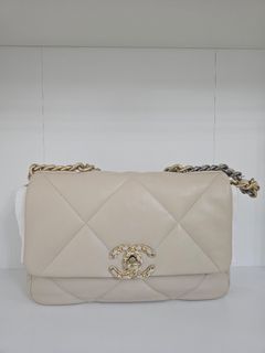 Chanel 19 Small in Beige Lambskin and Mixed Hardware (Microchip)