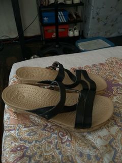 Crocs Leigh Wedge Leather Upper Cork Sandals