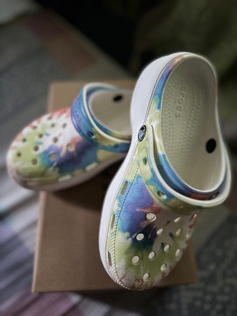 Crocs Women’s Classic Platform Tie Dye (Category: Wedges) located in Manila. Submitted by declutteross (Listing ID 1302552914, Image 3). Description: Crocs Women’s Classic Platform Tie Dye Size: Women’s - 6 RFS: declutter. Need enough space in the cabinet. ‼️LAST PRICE POSTED‼️.