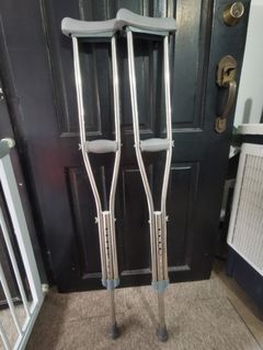 Crutches / Saklay