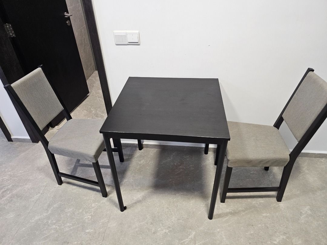 Dining table (Category: Tables & Sets) located in Singapore. Submitted by ng_ngoi.pc (Listing ID 1302395113, Image 1). Description: Small dining table and 2 chairs. Chair cover washable. .
