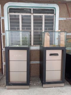 display cabinet / stante