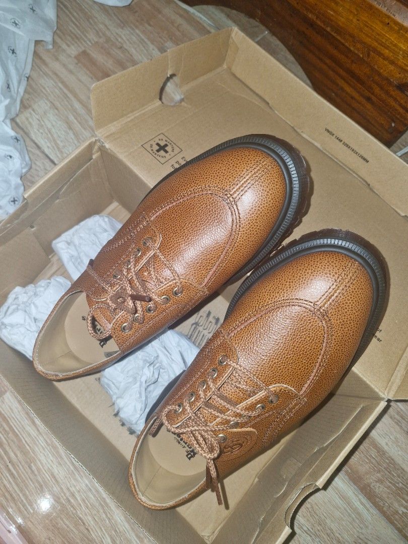 doc martens 2046 westminster (Category: Sneakers & Footwear) located in Paranaque City. Submitted by kylthrifts (Listing ID 1302500434, Image 1). Description: bought this from zalora, US 6, but its too small for me. ideal for 24.2 cm narrow feet! im approx 24.5 n wide feet, checked out because of the sale LOL from 11k+ to just 4k (as seen in the photo!) never worn outside, just fitted. too hassle to return/exchange so willing to sell for a loss n