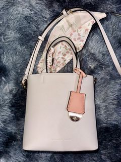 Elegance Paris Saffiano off-white mini bucket bag