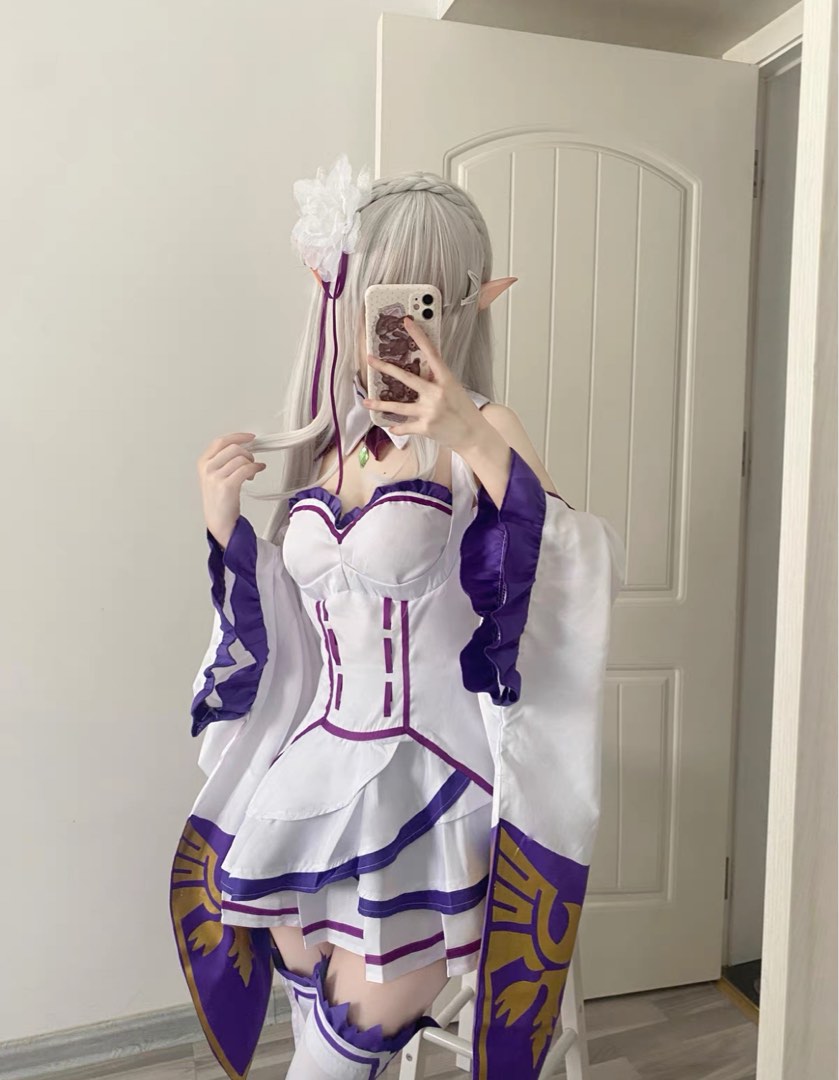 Emilia cosplay re zero anime, Hobbies & Toys, Memorabilia & Collectibles,  J-pop on Carousell