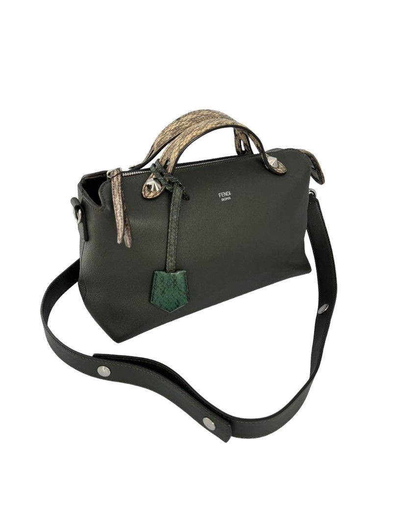 Fast Sale VGC Fendi BTW Small Phyton Handle size 28 x 17 cm With Strap Nett Exclude ongkir