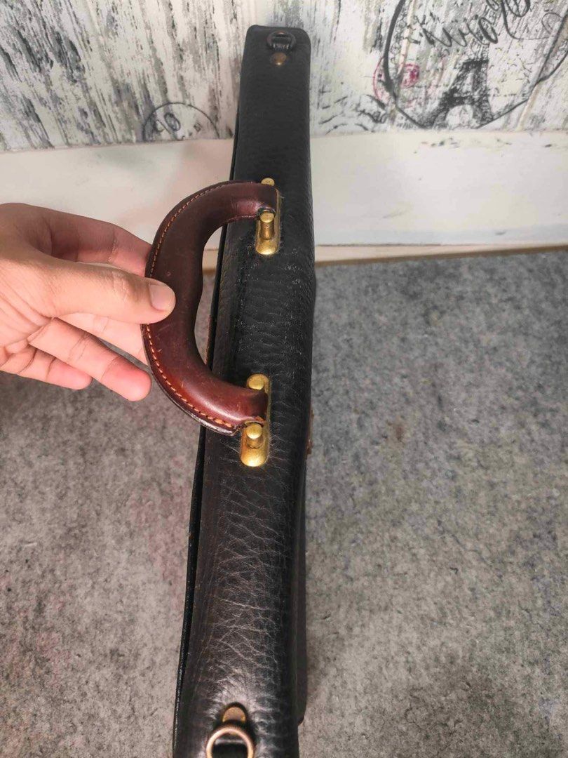 File case / Laptop Bag (Category: Luxury Bags & Wallets) located in Valenzuela. Submitted by dkjapansurplus (Listing ID 1302524922, Image 3). Description: Japan Surplus .