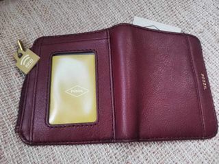Fossil with rfid wallet