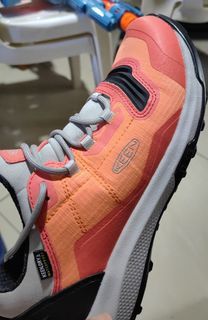 Keen tempo flex hiking shoes