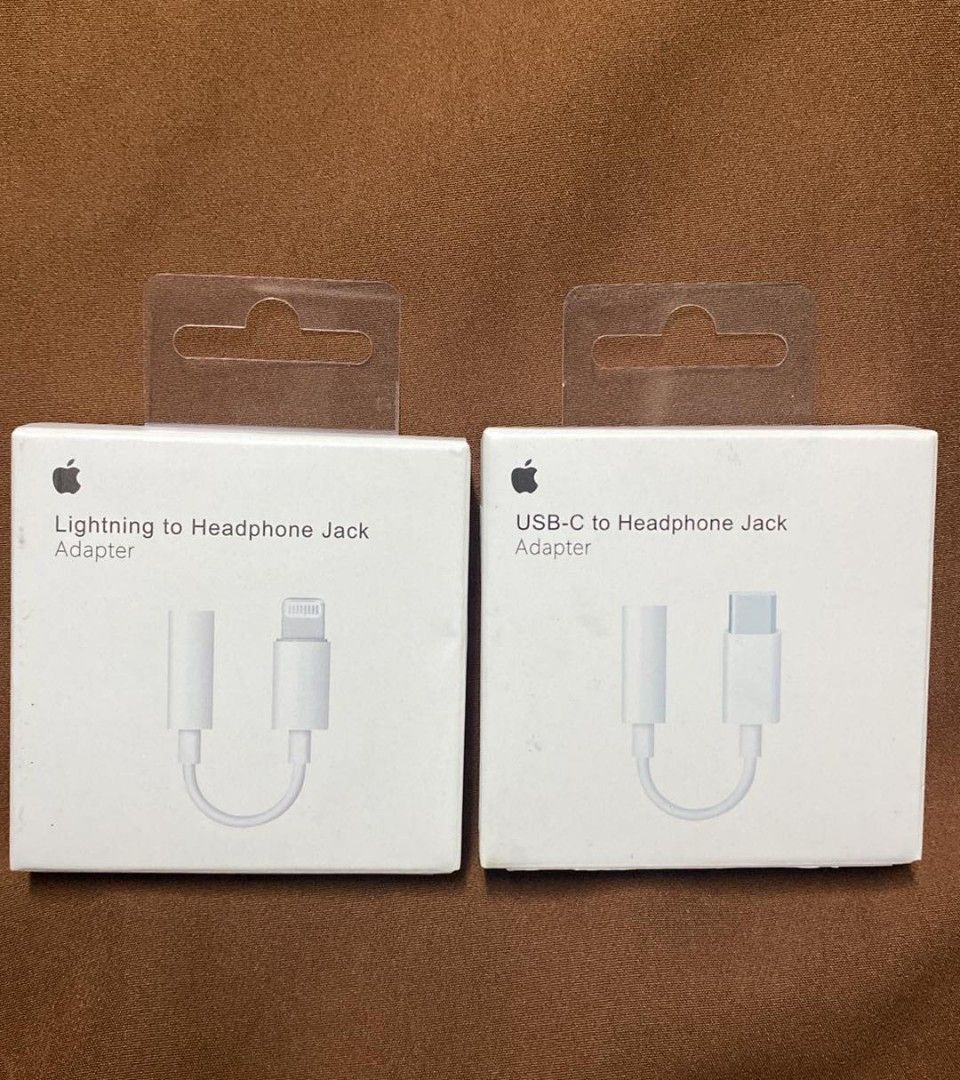🍎Lightning to headphone jack adapter (Category: Earphones) located in Manila. Submitted by pricious (Listing ID 1302512273, Image 1). Description: .