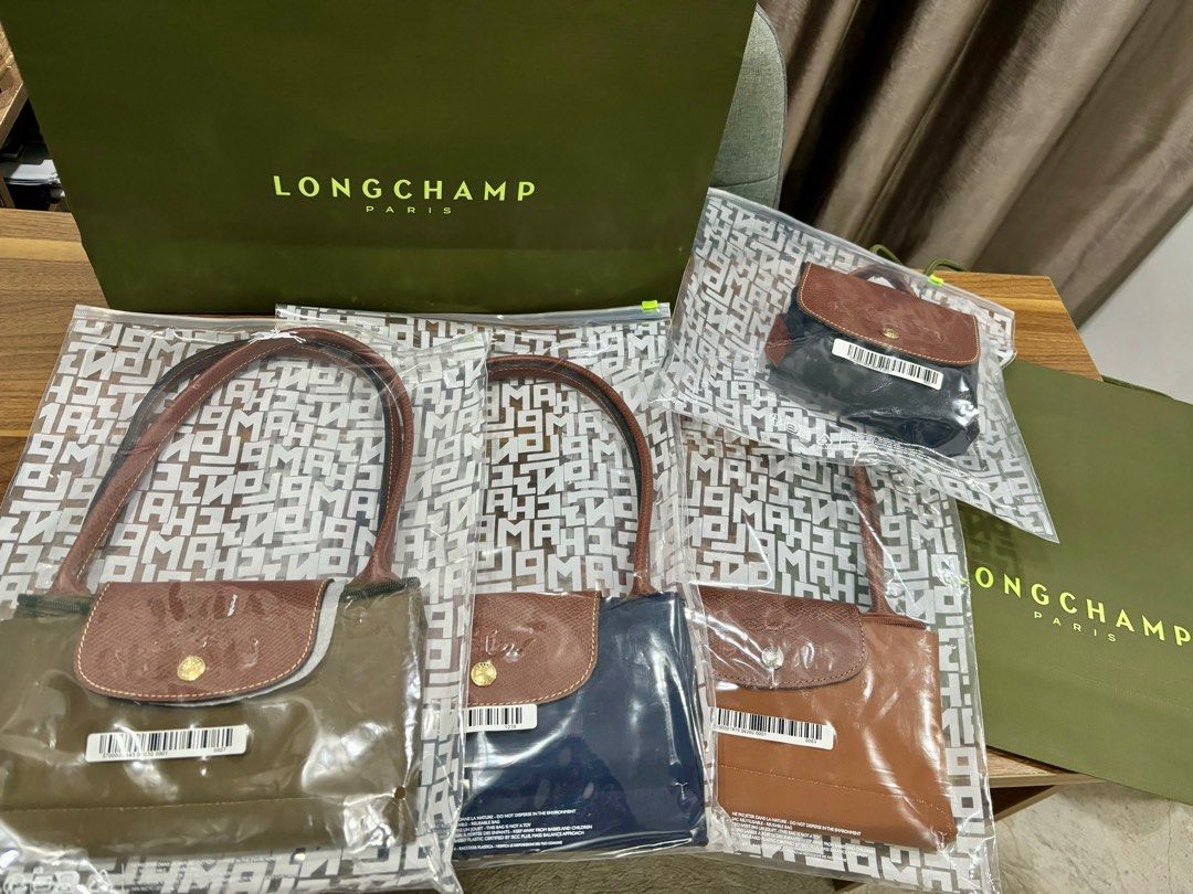 Longchamp medium bag long handle (Category: Luxury Bags & Wallets) located in Quezon City. Submitted by pamelajoyc07797 (Listing ID 1302519333, Image 1). Description: Brand new original with receipt and paperbag Bought in U.K. All pasabuys, this is extra. Medium long handle Khaki Navy blue Cognac Backpack Black LBC , J&T.