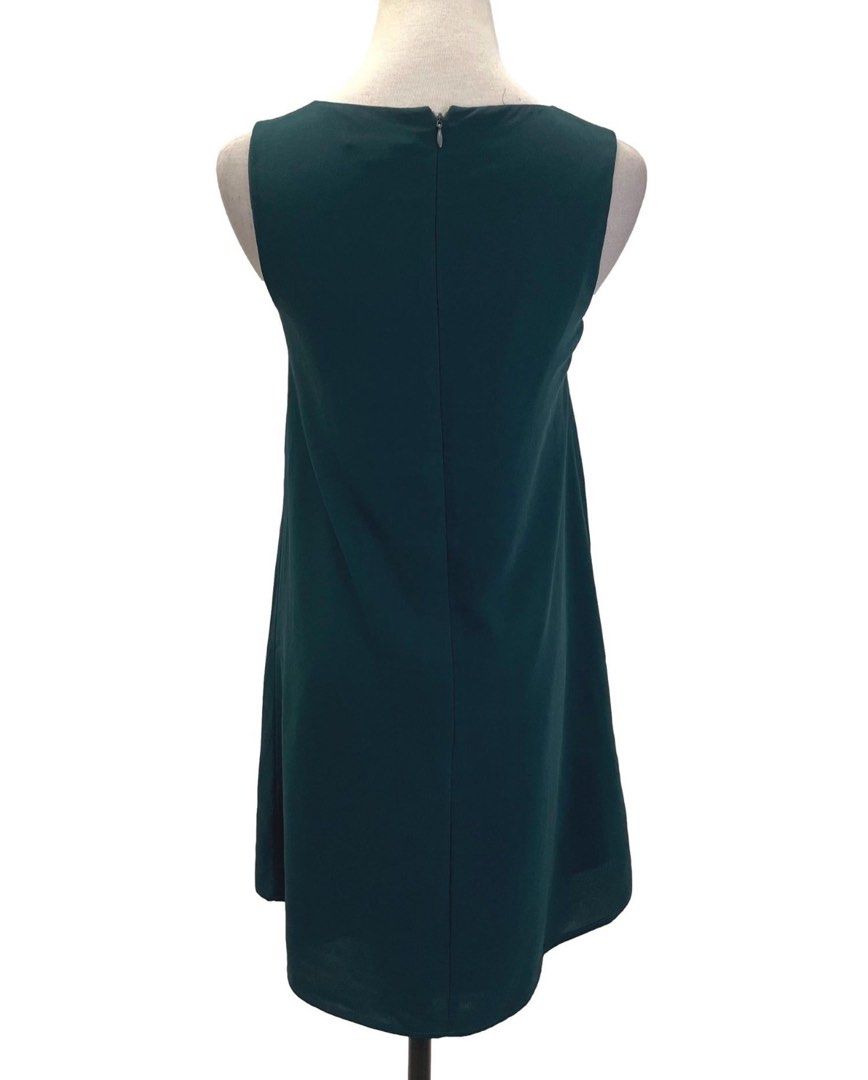 Love Bonito Dress (Category: Dresses) located in Pasig City. Submitted by misisfinds (Listing ID 1299766606, Image 3). Description: Ni mine ko lang sa IG tapos di pala kasya sakin. 🤣 Like new Dress Length (Shoulder to Hem) - 34.5 inches Waist (Laid flat) - 18 inches can fit from 26 up to 35 inches waistline.