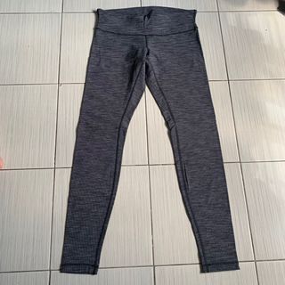 Lululemon gray printed leggings dot 8