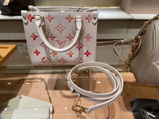 （分類：）位於 。 由 cleneb 提交（商品編號 1302475714，圖片 1）。簡介： 。