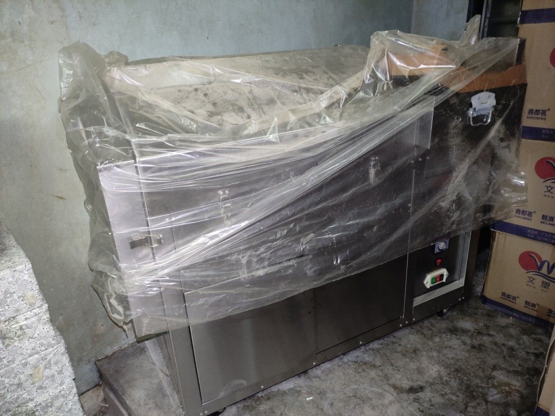 Multi Function Roller Type Roasting Machine (Category: Cookware & Accessories) located in Kuala Lumpur. Submitted by bryanchan (Listing ID 1302511071, Image 2). Description: Please pm me if you need video, the price is negotiable..