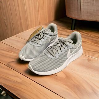 Nike Tanjun Grey