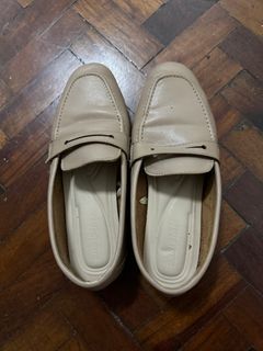 Nude Loafers size 38