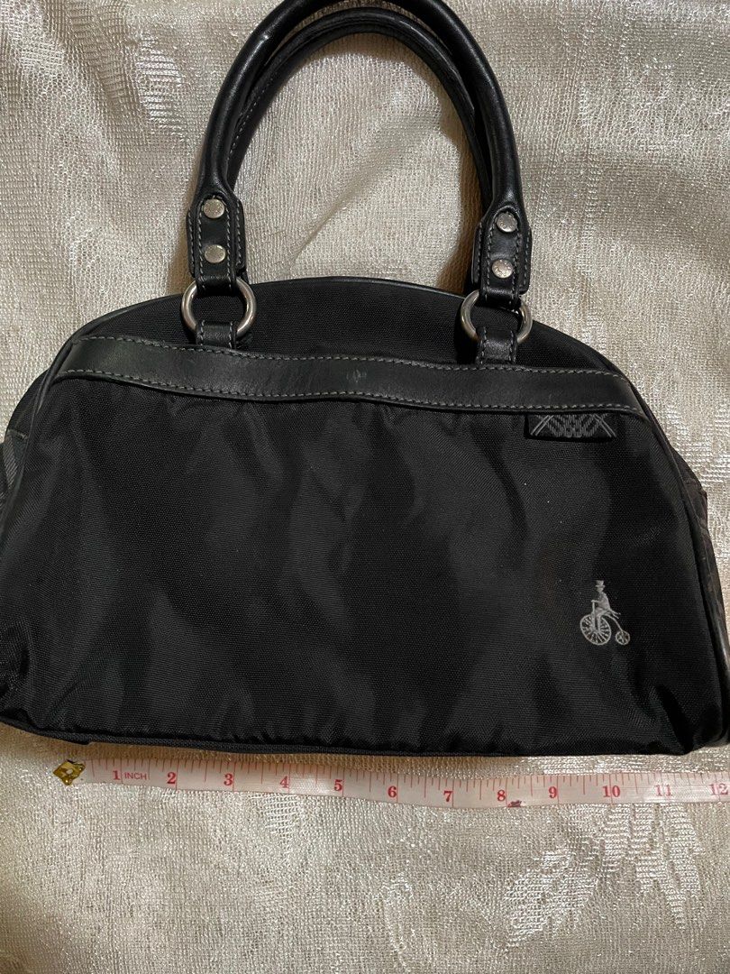 Nylon Bean Pole Kili Bag (Category: Shoulder Bags) located in San Pedro. Submitted by pluslass (Listing ID 1302445693, Image 3). Description: Small Bean Pole Kili bag in good condition. Few signs of usage. Black in color..