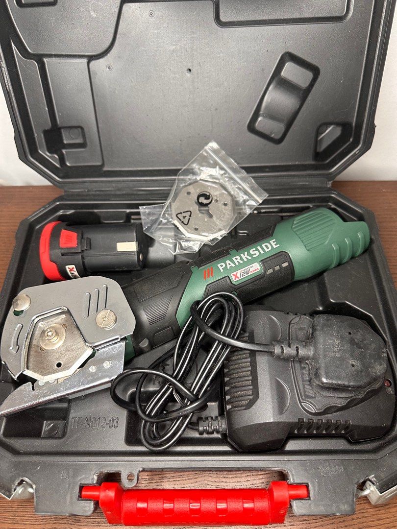 PARKSIDE 12V CORDLESS UNIVERSAL SHEAR WITH BATTERY CHARGER Brand Parkside