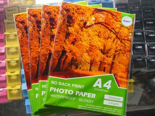 Photo paper Glossy A4 size 230gsm (no back print of brand)