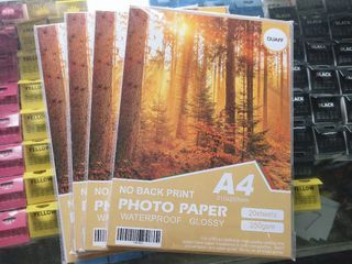 Photo paper Glossy A4 size 250gsm (no back print of brand)